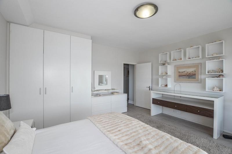 To Let 3 Bedroom Property for Rent in Dolphin Beach Western Cape